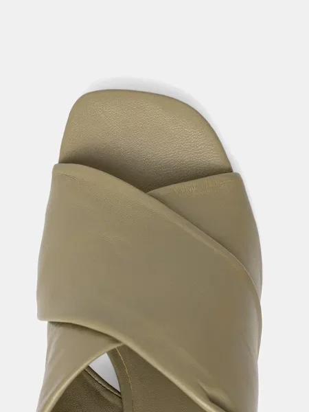 Кожаные шлепанцы Answear.lab