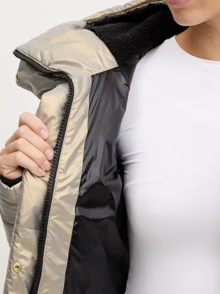 Пуховик Helly Hansen золотой