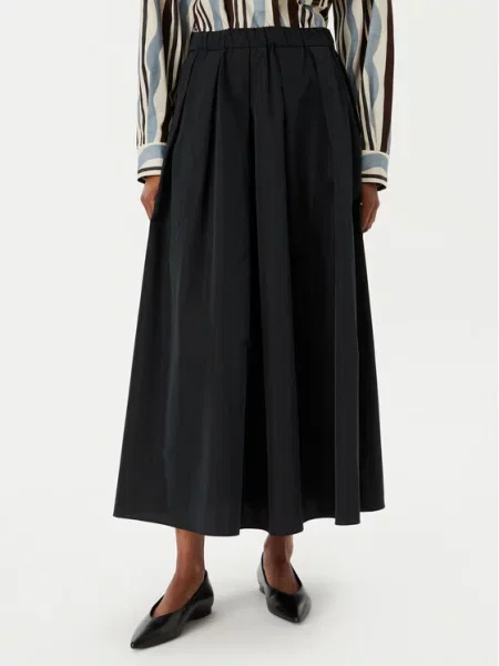 Weekend Max Mara Пола тип трапец Curvato черен