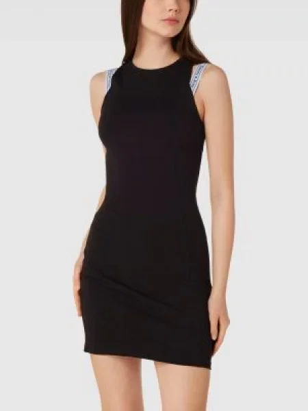 Mała mały sukienka jeansowa Tommy Jeans czarna