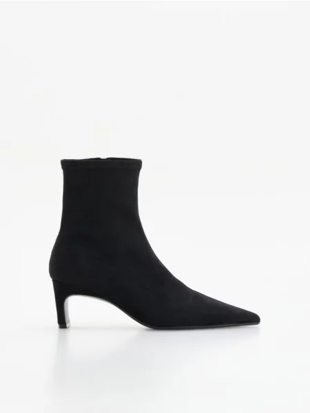 Reserved Botine cu negru