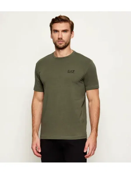 Tricou