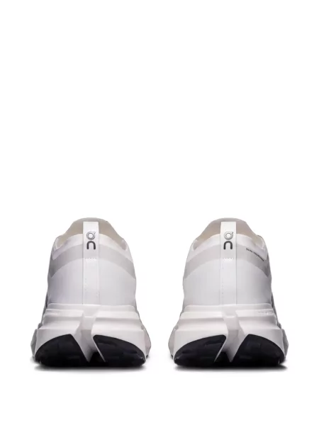 Sneakerși On plasă alb