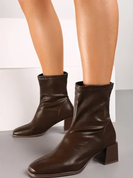 Botine Taritia maro