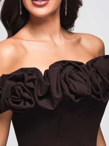 Rochie de seară Edoti cu volane maro