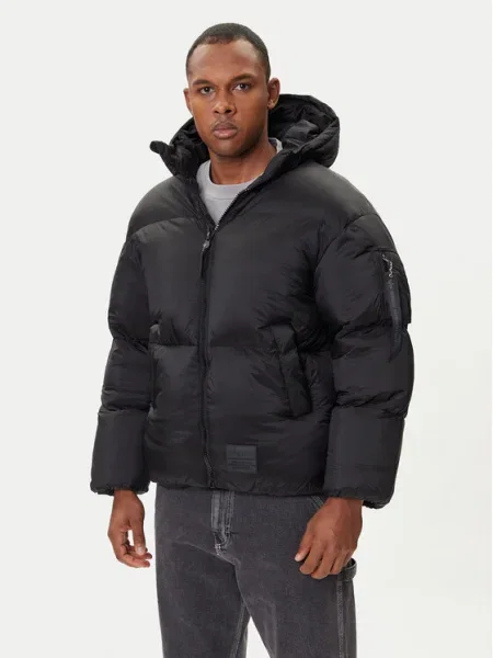 Bomberdzseki Alpha Industries Inc. fekete