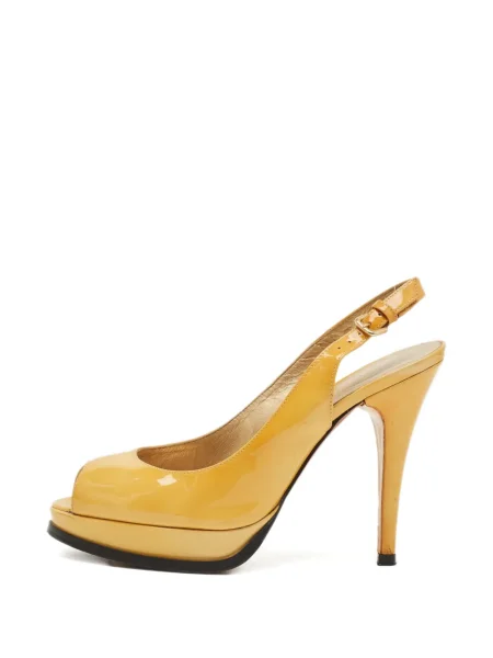 Сандали Stuart Weitzman с отворена пета жълто