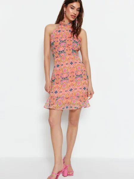 Rochie Trendyol țesută roz