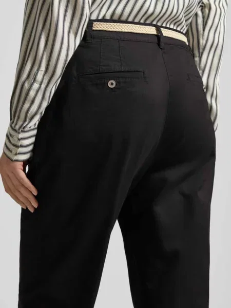 Chinosy o kroju casual fit z dodatkiem bawełny Christian Berg Woman czarne