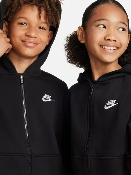 Nike melegítőfelső kapucnival gyerek pamuttal Sportswear Club Fleece fekete
