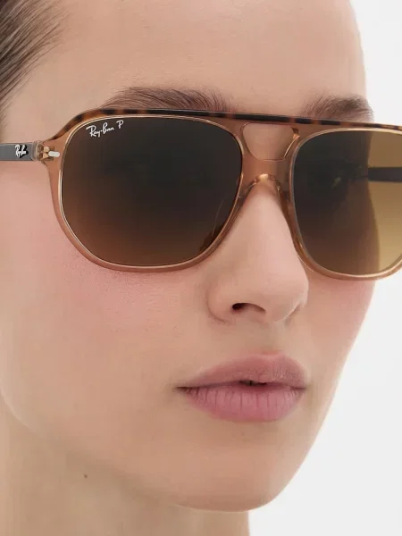 Ray-Ban napszemüveg barna