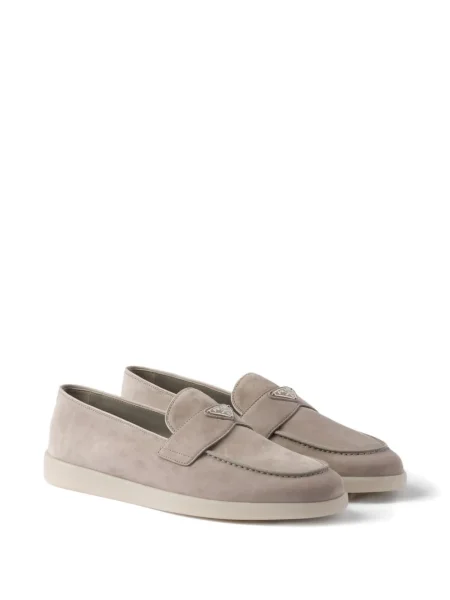 Pantofi loafer Prada din piele de căprioară gri