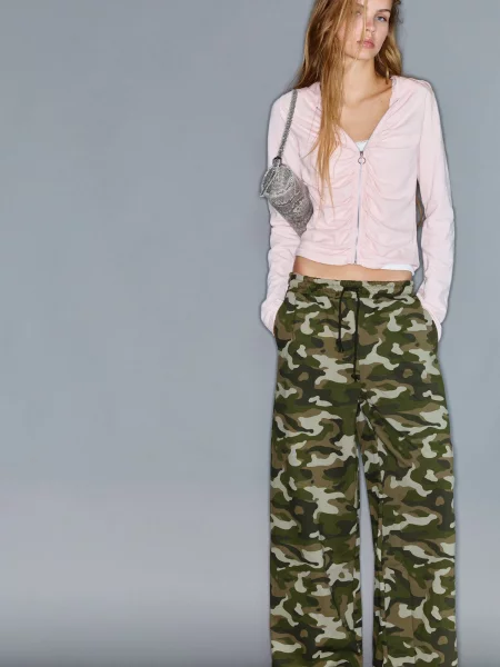 Pull&Bear Pantaloni / kaki / oliv verde