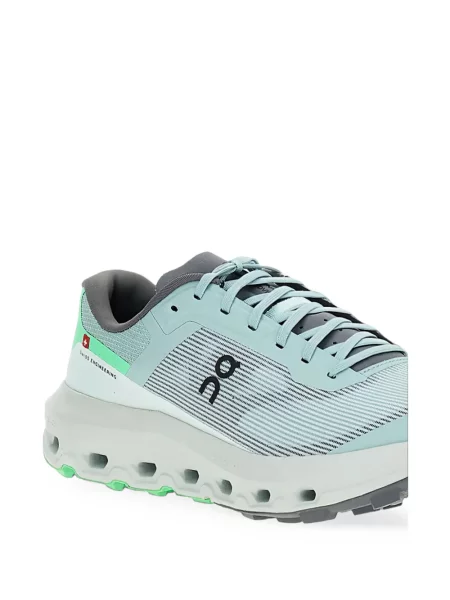 Sneakerși On albastru