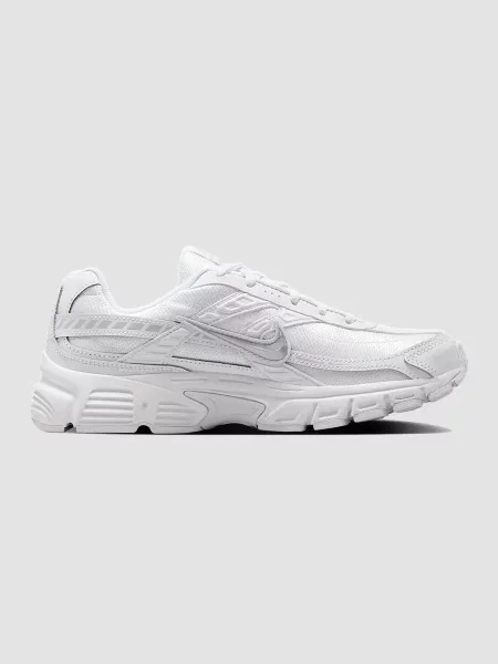 Повседневные кроссовки Nike белые