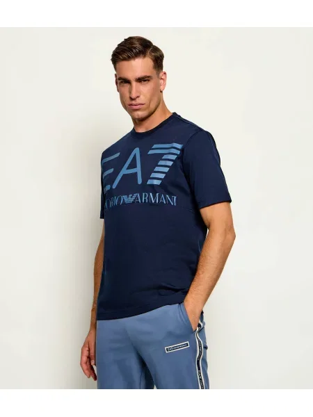 Tricou
