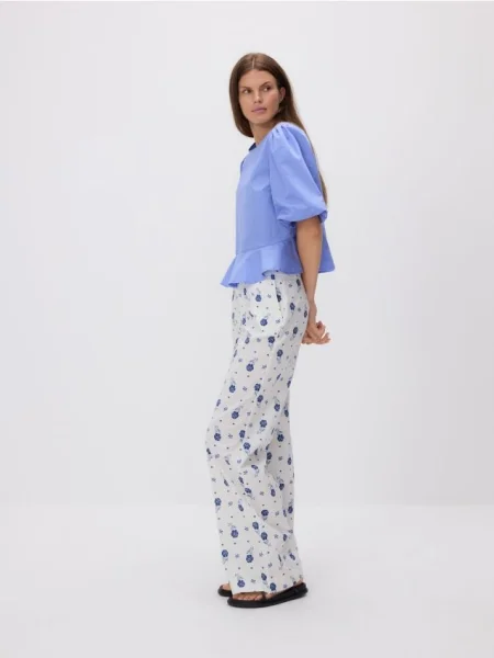 Reserved Pantaloni cu model floral multicolor