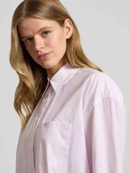 Guess Jeans koszula relaxed z kołnierzykiem klasycznym różowy