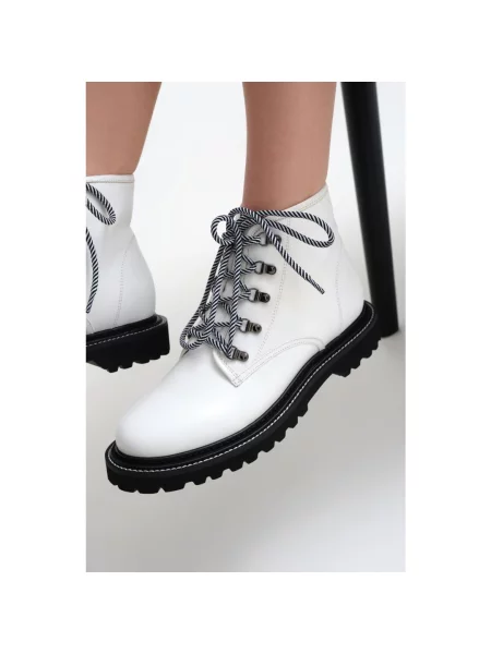 Ботинки Estro белые