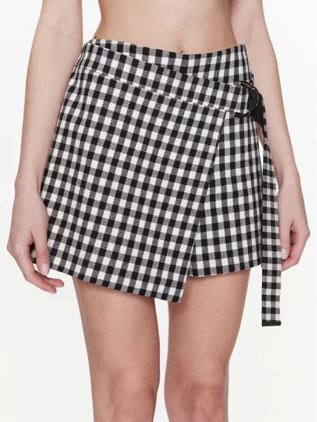 Pantaloni scurți Pinko negru