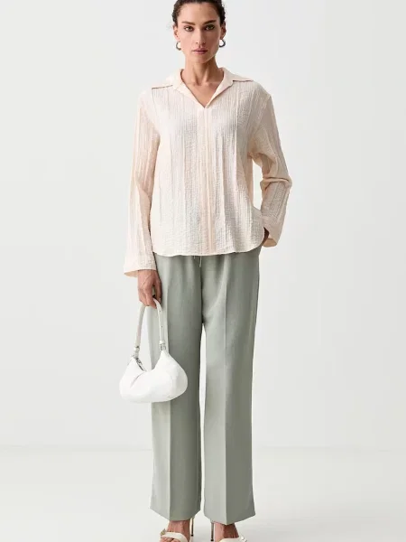 Calvin Klein bluza z viskozo bež