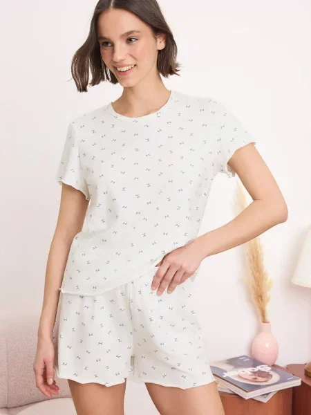 Trendyol Pantaloni scurți bleumarin alb