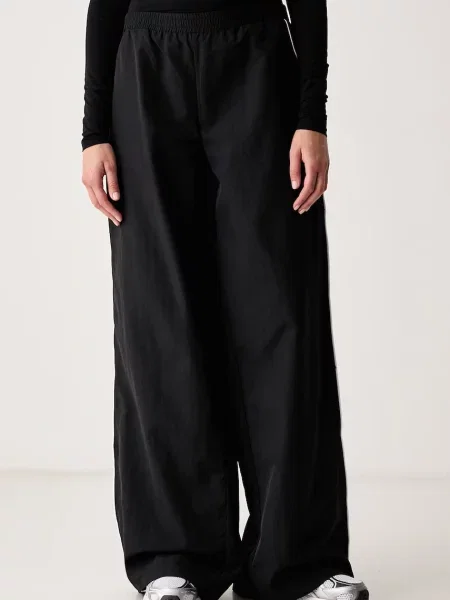 Le Privé kalhoty VARSITY TROUSERS černé