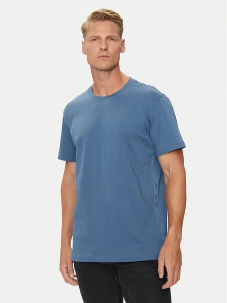 Тениска Calvin Klein Jeans с изчистен дизайн синьо