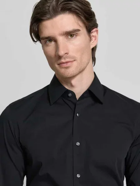 Koszula o kroju slim fit z bardzo długim rękawem Boss czarna