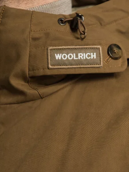 Пуховик Woolrich коричневий