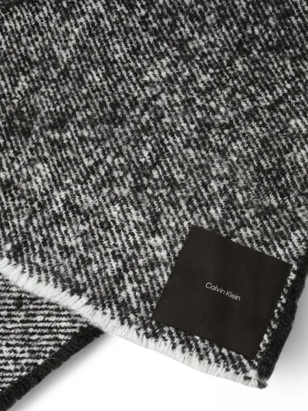 Šal Calvin Klein črna