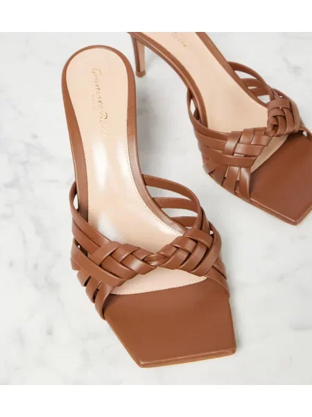 Papuci tip mules Gianvito Rossi din piele maro
