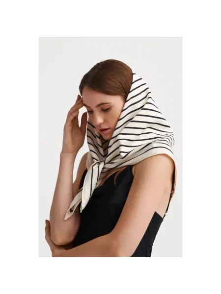 Платок Estro в полоску бежевый