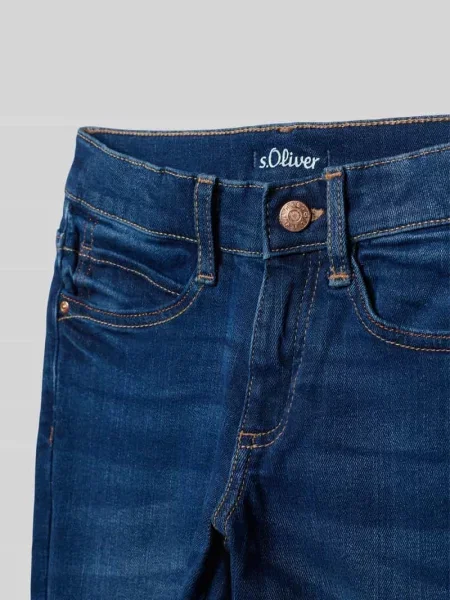 Jeansy o kroju slim fit z mieszanki bawełny ze szwami w kontrastowym kolorze model ‘SURI’ S.oliver Red Label niebieskie