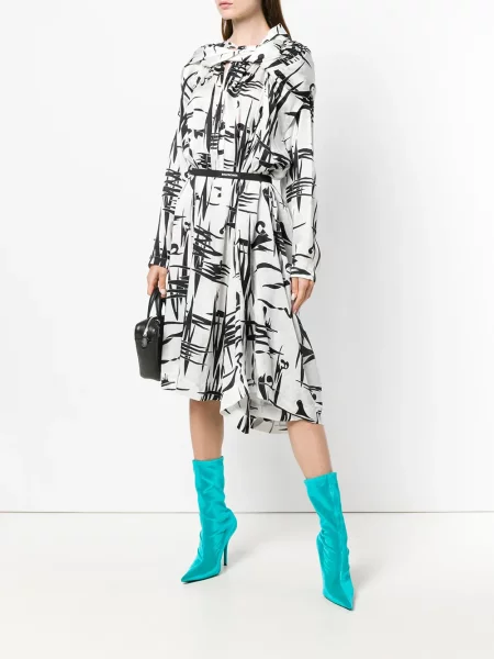 Rochie Balenciaga cu imagine de costum alb