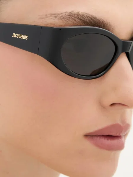 Солнцезащитные очки Jacquemus черные