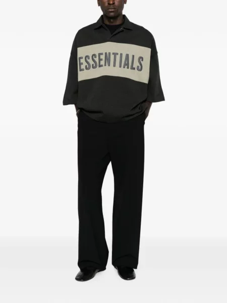 Поло тениска Fear Of God Essentials с принт сиво