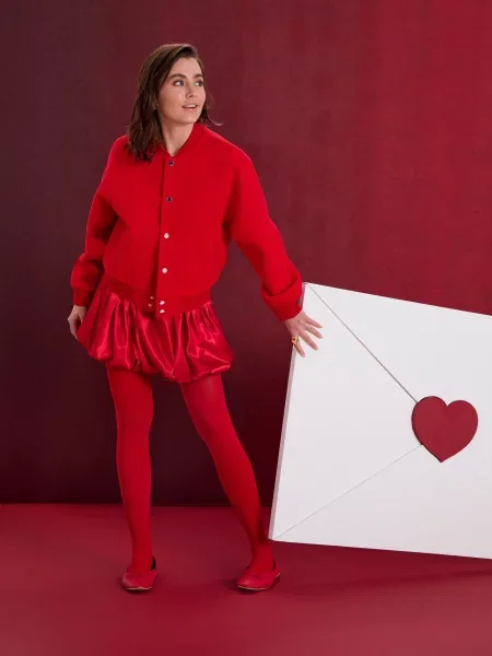 Бомбер куртка з червоний