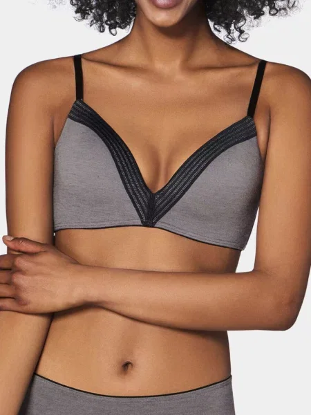 Бюстгальтер с плотной чашкой білий