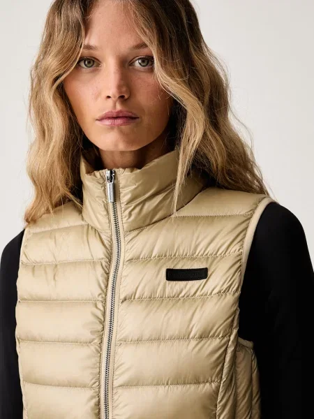 Armani Exchange безрукавка