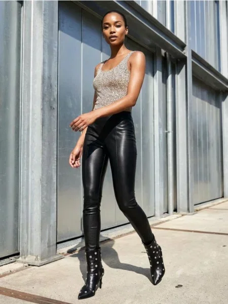 Штани зі штучної шкіри чорний