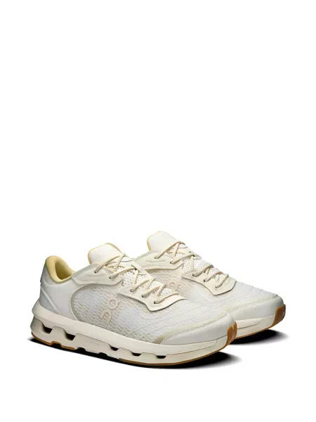 Sneakerși On