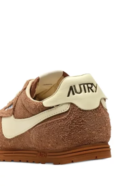Sneakerși Autry din piele de căprioară maro