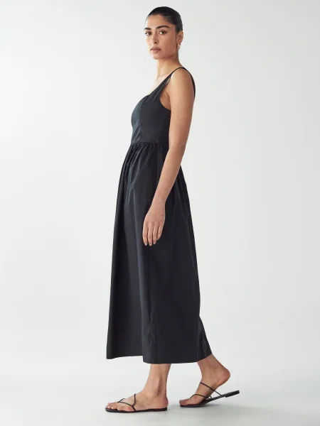 Willa Rochie Saz' negru