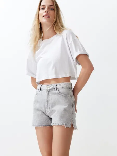 Szorty jeansowe Trendyol z dziurami szare