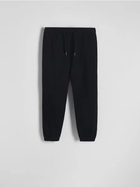 Reserved Pantaloni jogger slim negru