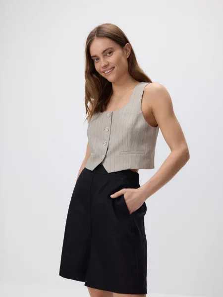 Reserved Лляні шорти чорний