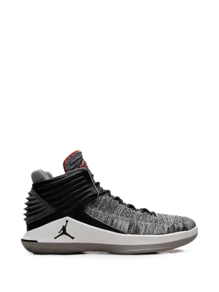 Sneakerși Jordan gri
