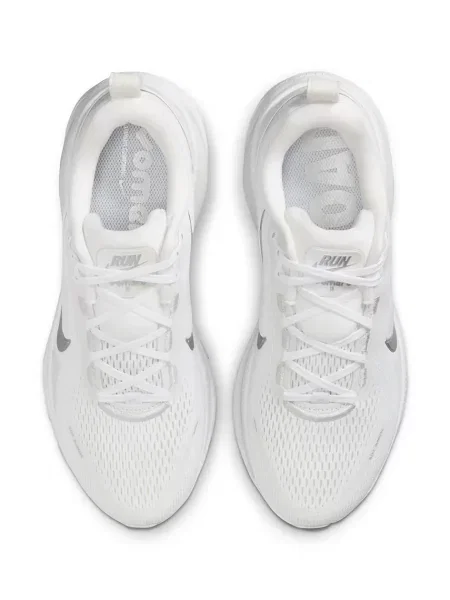 Nike női sportos cipő Vomero 18 fehér