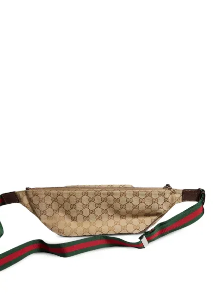 Cu centură curea Gucci din canvas